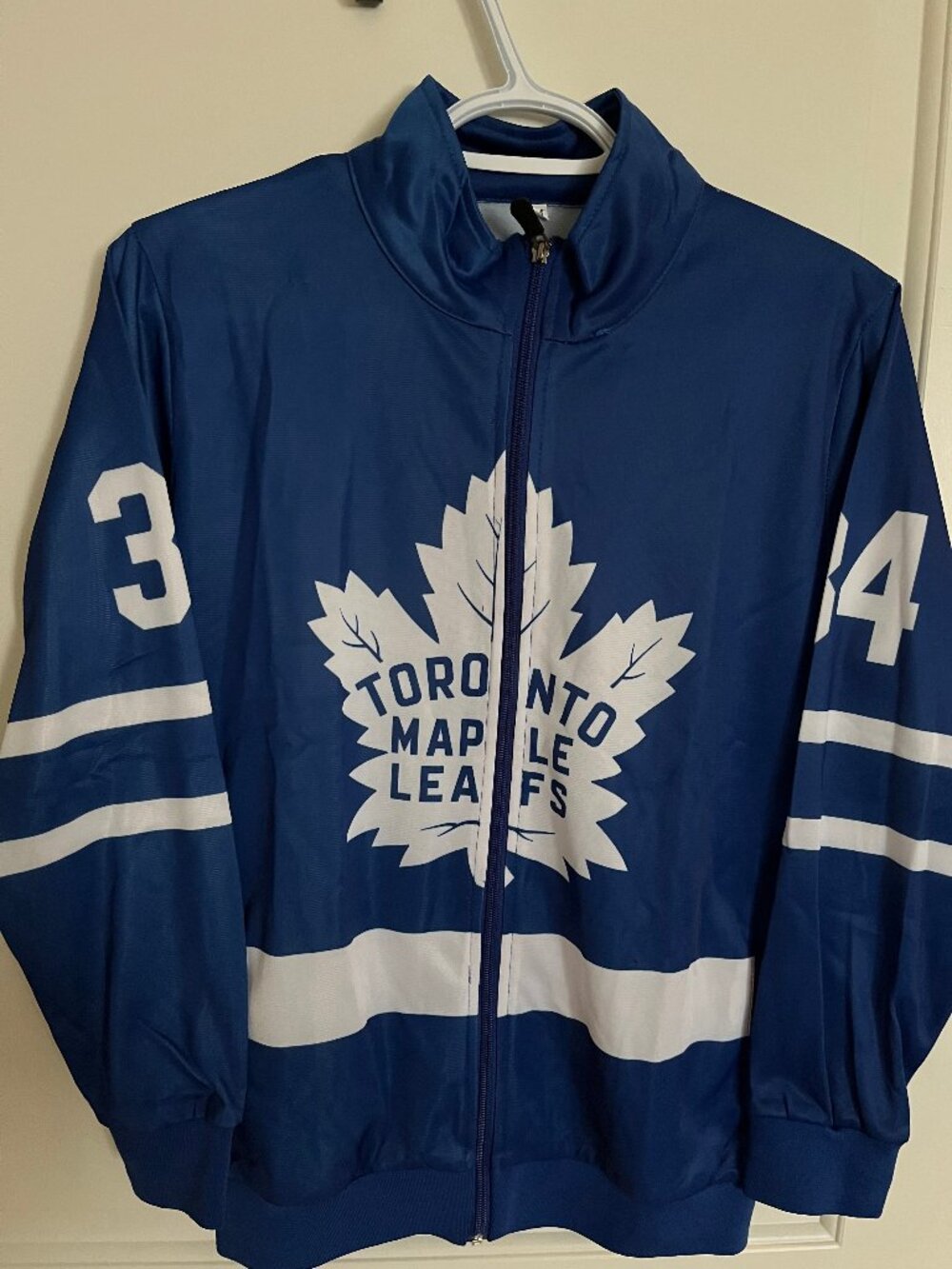 Toronto Maple Leafs Matthews 34 Kids Track Jacket M